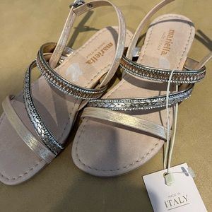 NEW girls flat Italian sandals gold and beads size 1.